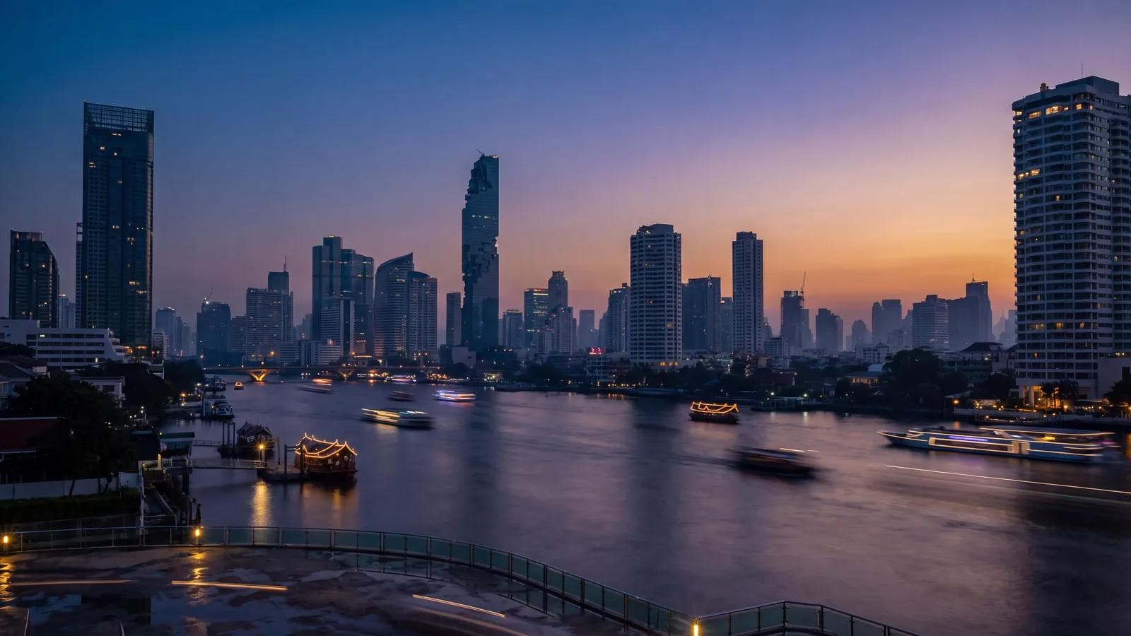 Bangkok Chao Phraya Dusk