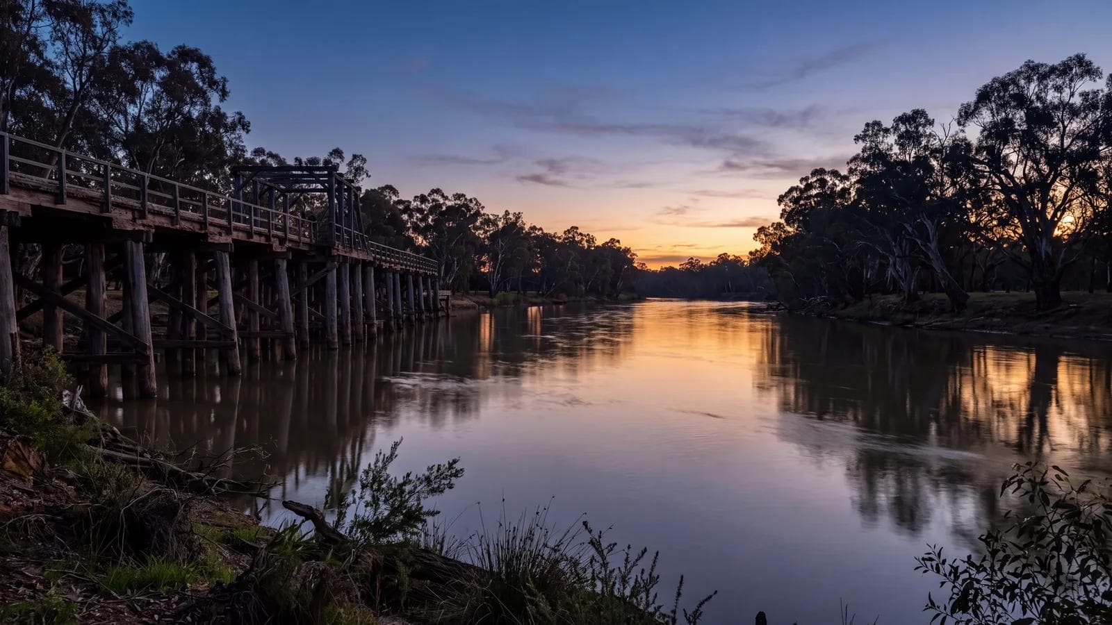 Echuca Murray River Dusk