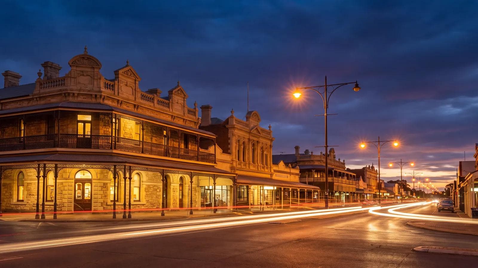 Kalgoorlie Hannan Street Dusk