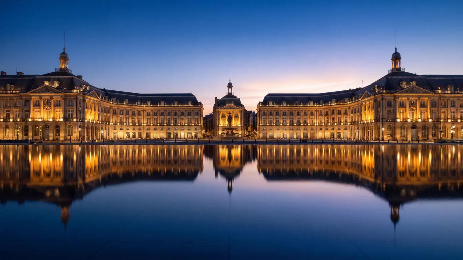 Bordeaux Place De La Bourse Dusk